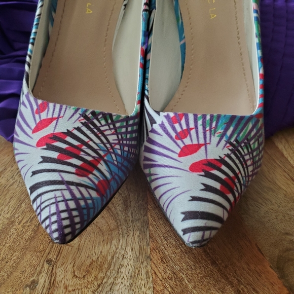 Shoe Republic LA - Picture 6 of 9